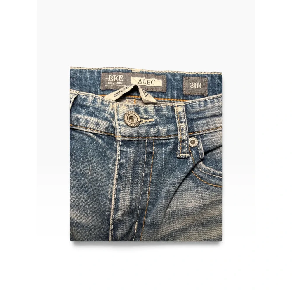 BKE Alec Straight Leg Distressed Jeans Medium Wash 31x32 Tag 31R Fits Men's